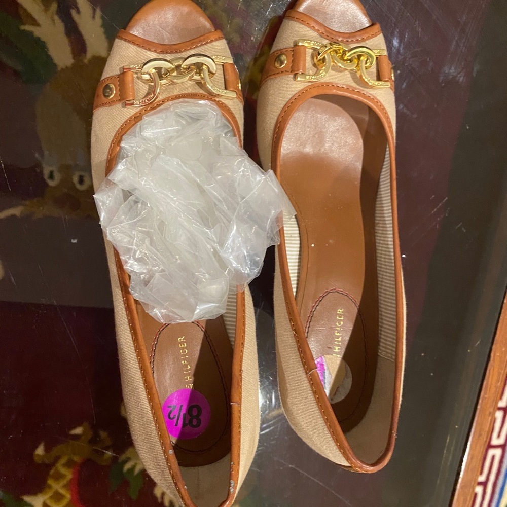 Tommy Hilfiger pumps
